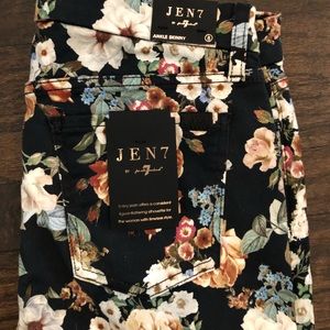 Seven of mankind JEN 7